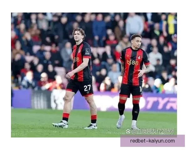 伯恩茅斯与阿森纳激战正酣,英超精彩对决备受关注 伯恩茅斯与阿森纳激战正酣,英超精彩对决备受关注